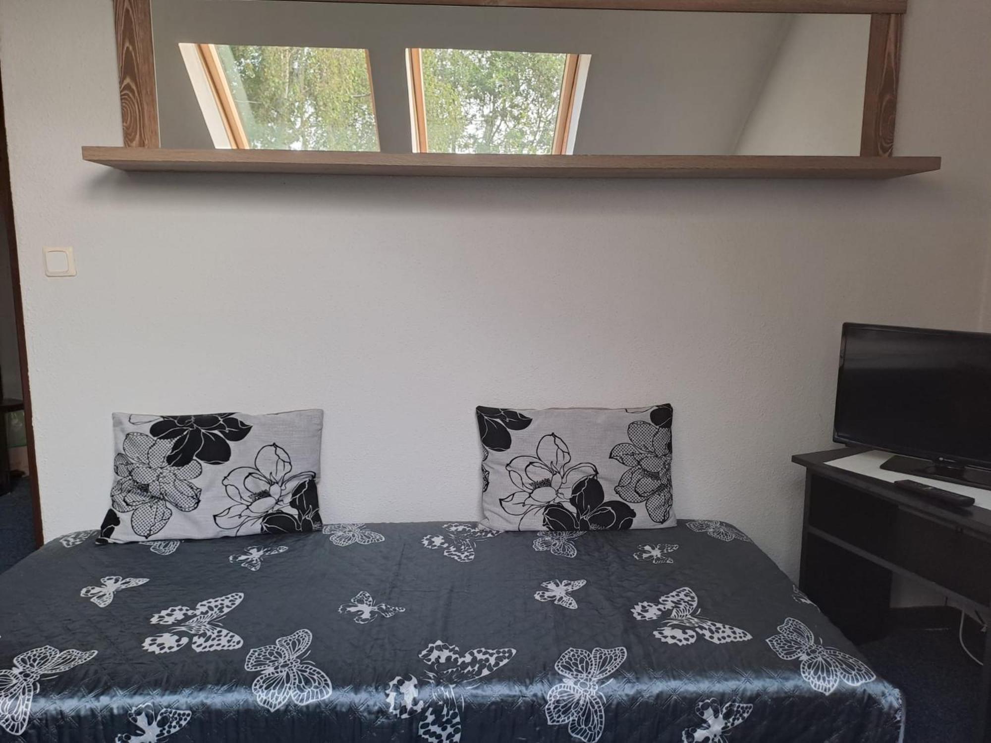 Hotel Kamenny Vrch Chomutov Kültér fotó