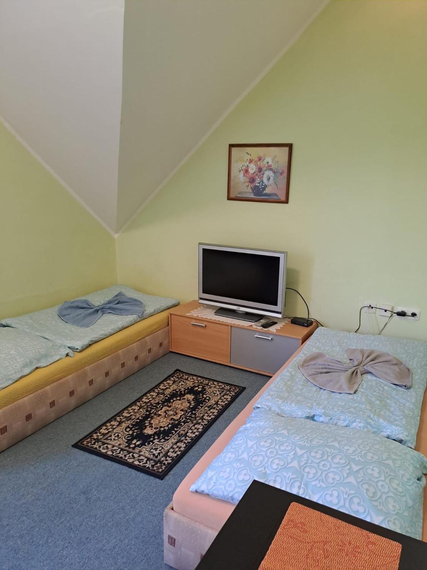 Hotel Kamenny Vrch Chomutov Kültér fotó