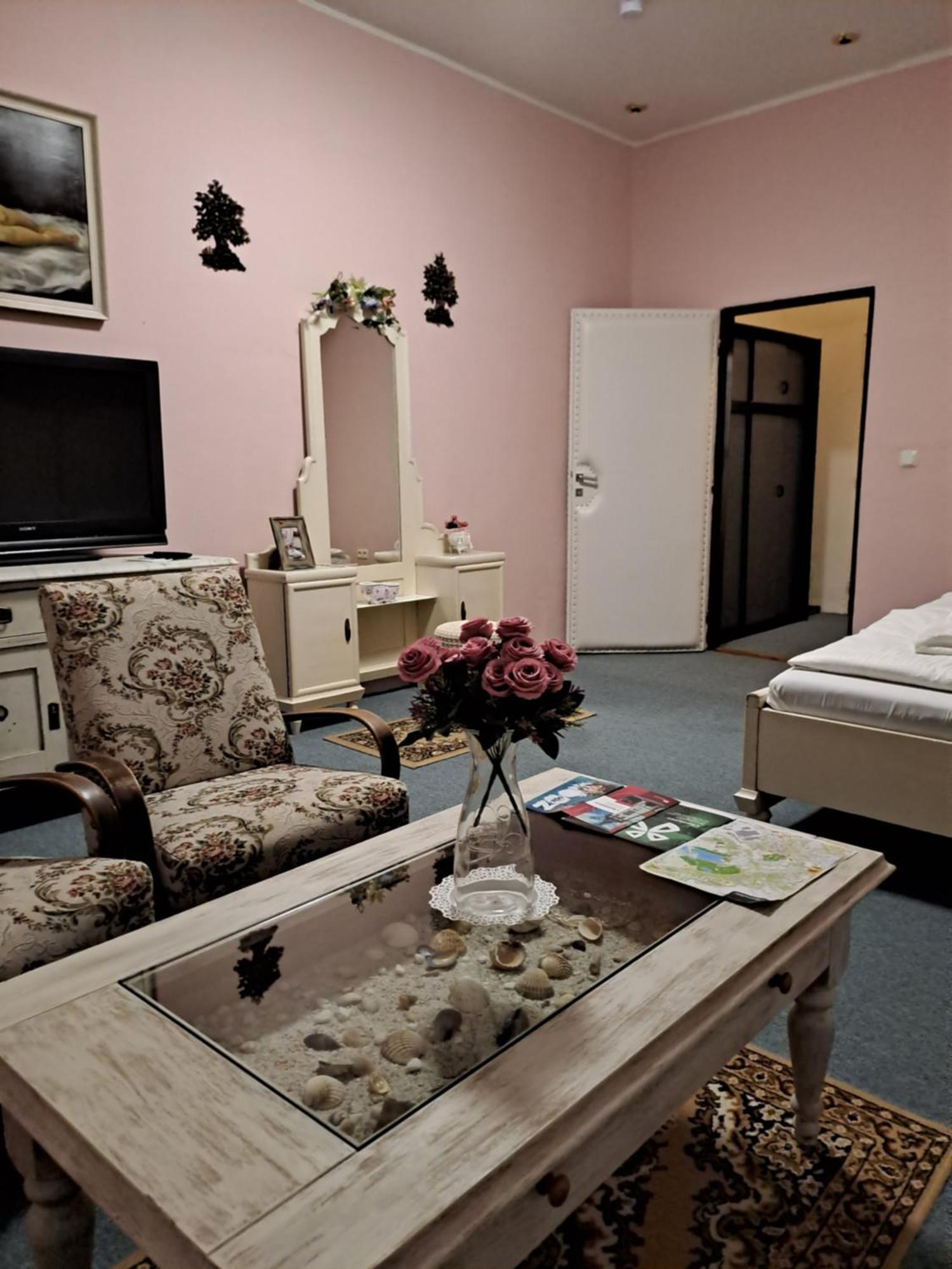 Hotel Kamenny Vrch Chomutov Szoba fotó