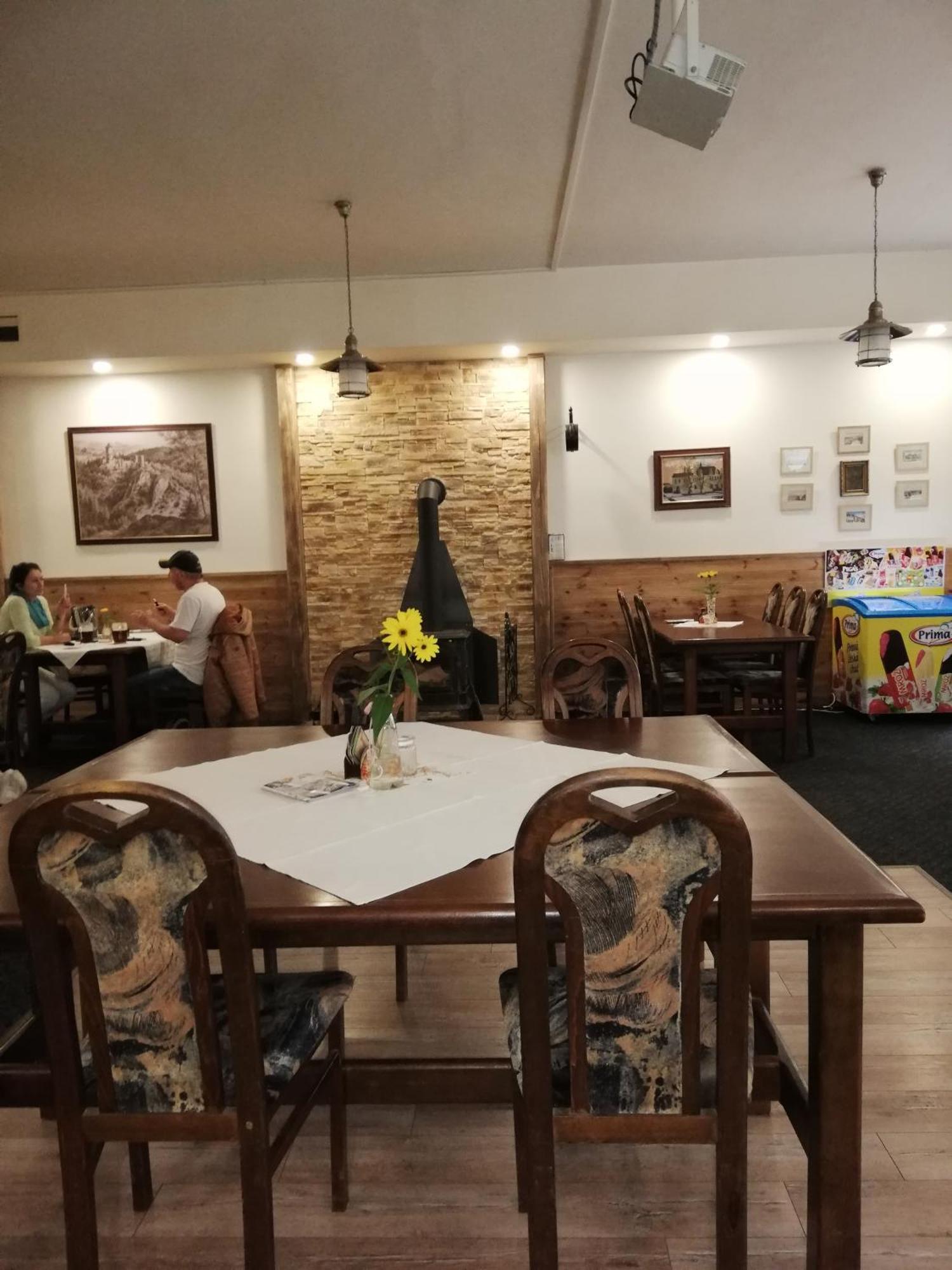 Hotel Kamenny Vrch Chomutov Kültér fotó